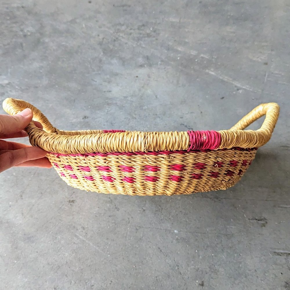Vintage Tan Pink Purple Woven Wicker Straw Basket with Handles - Picture 6 of 7